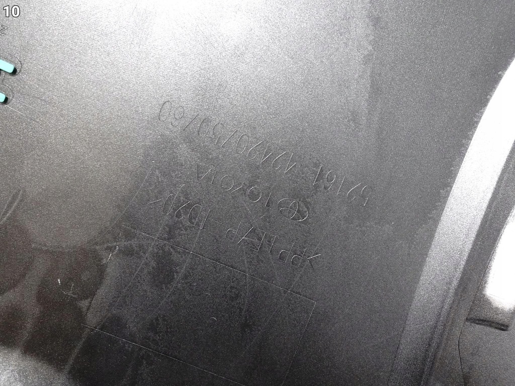 фото №11, Toyota bz4x ea10 22- уголок корпус бампера задняя правый na 2 датчики pdc