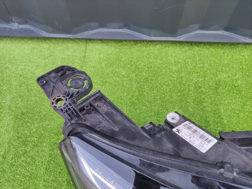 фото №12, Peugeot 308 ii t9 17- лампа права передня full led