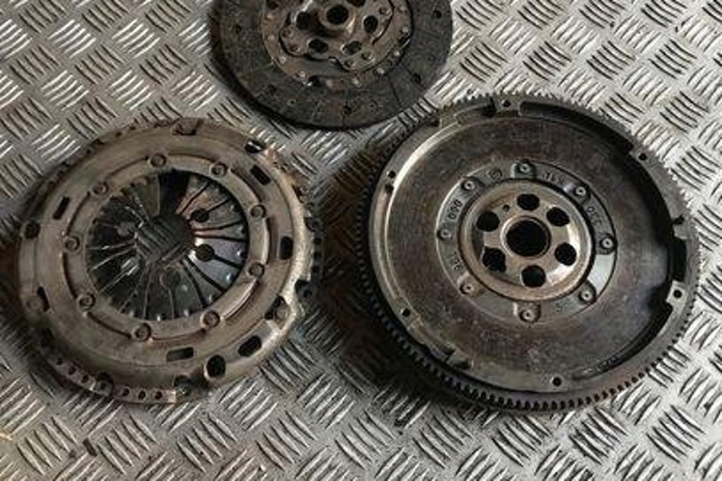 фото №10, Комплект сцепления vw passat variant b6 3c5 03l105266bs 2.0l дизель 103kw