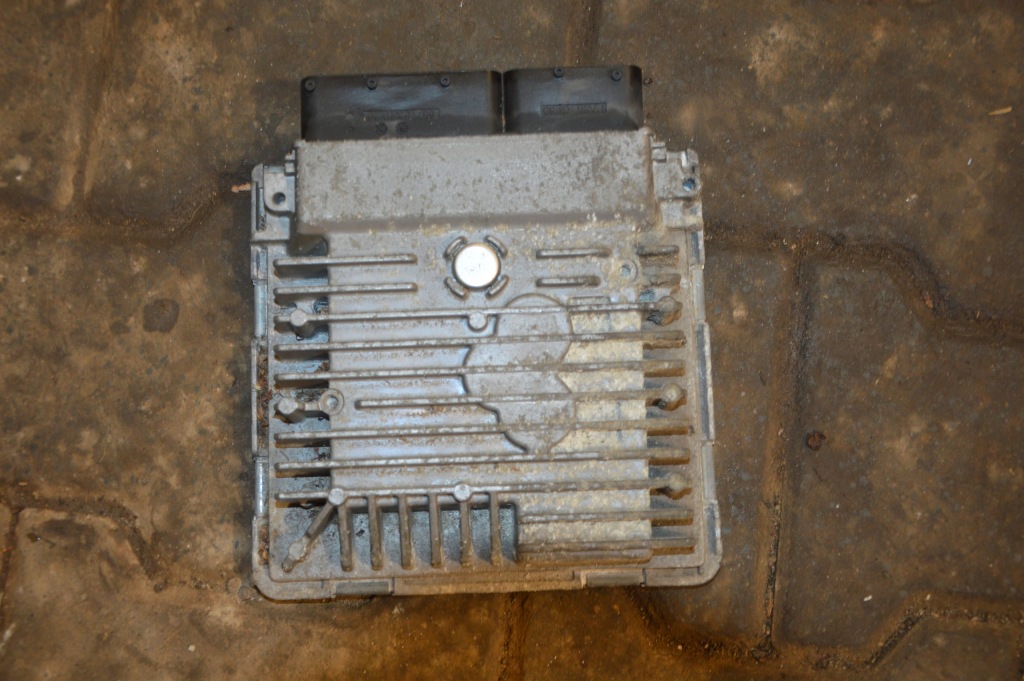 фото №1, Vw golf vi kombi блок керування двигуна 03l906023mm