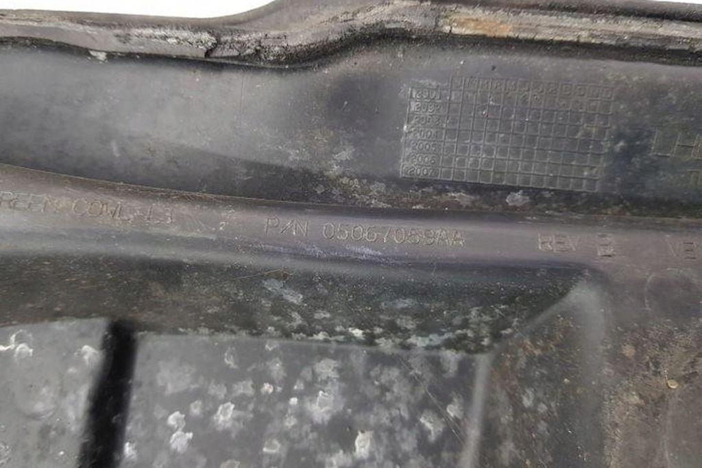 фото №8, Пластик дворник передних chrysler pt cruiser pt_ 05067059aa 2.2l