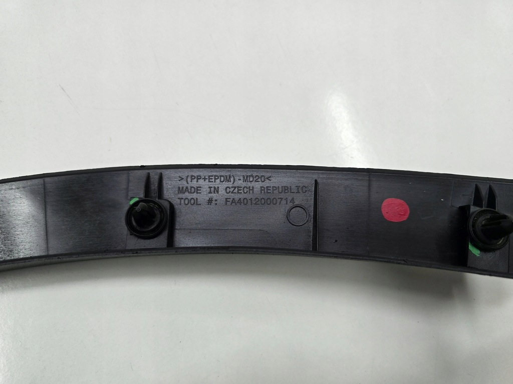 фото №9, Молдинг накладка крила tesla y20- права перед