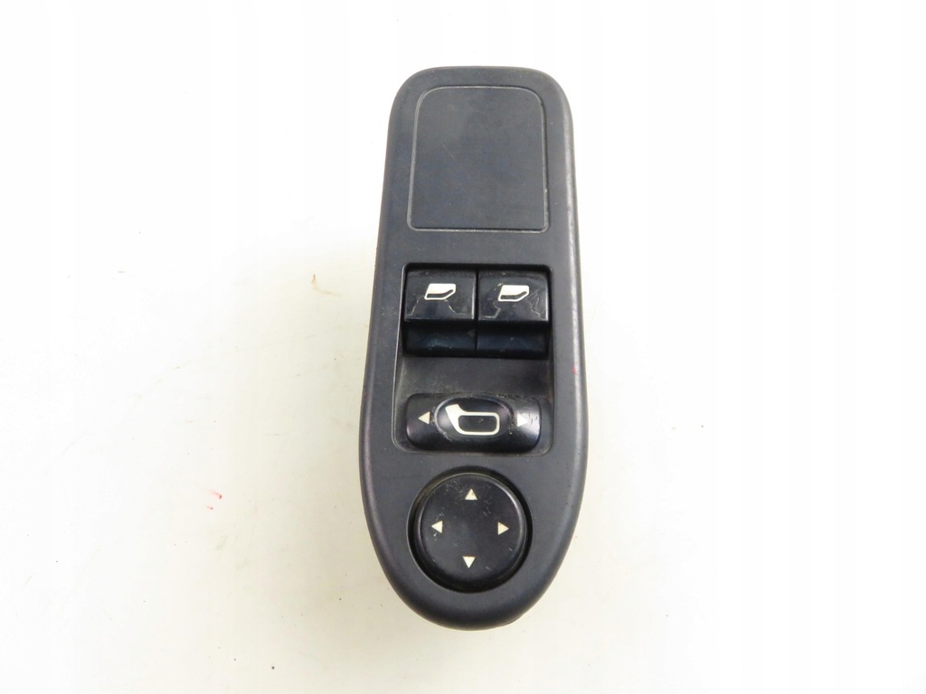 фото №10, Панель окон citroen c5 ii break 96514301zf