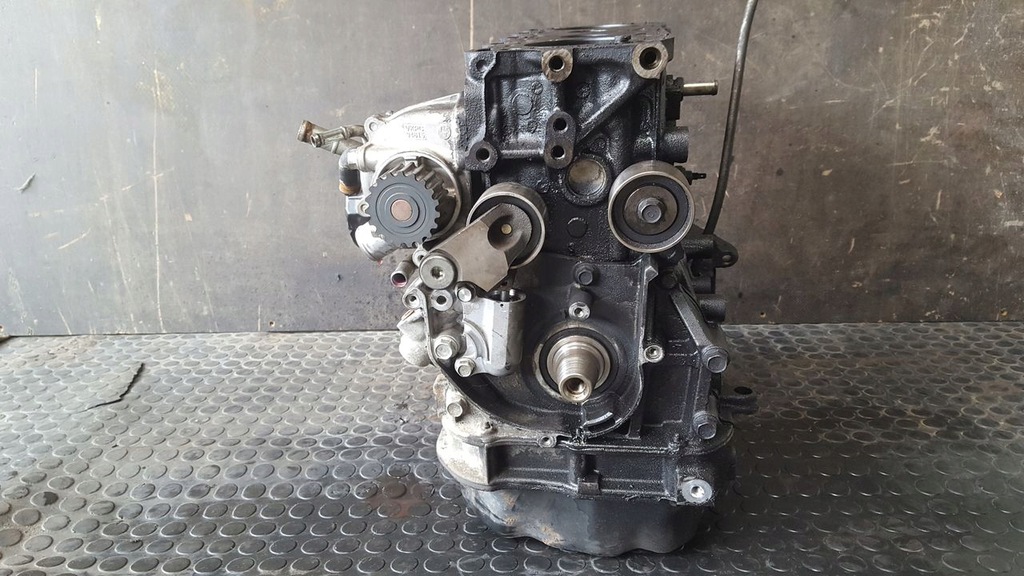 фото №10, Блок dół двигателя rf5c mazda 5 2,0 citd