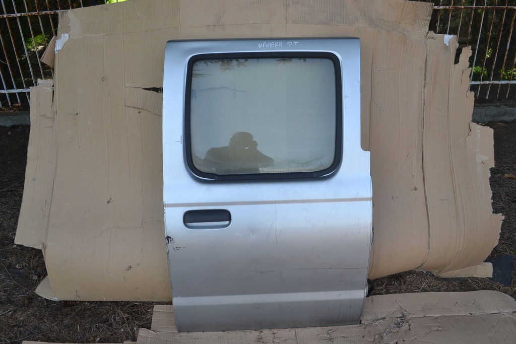 фото №1, Nissan navara d22 полный дверь правый задняя задние