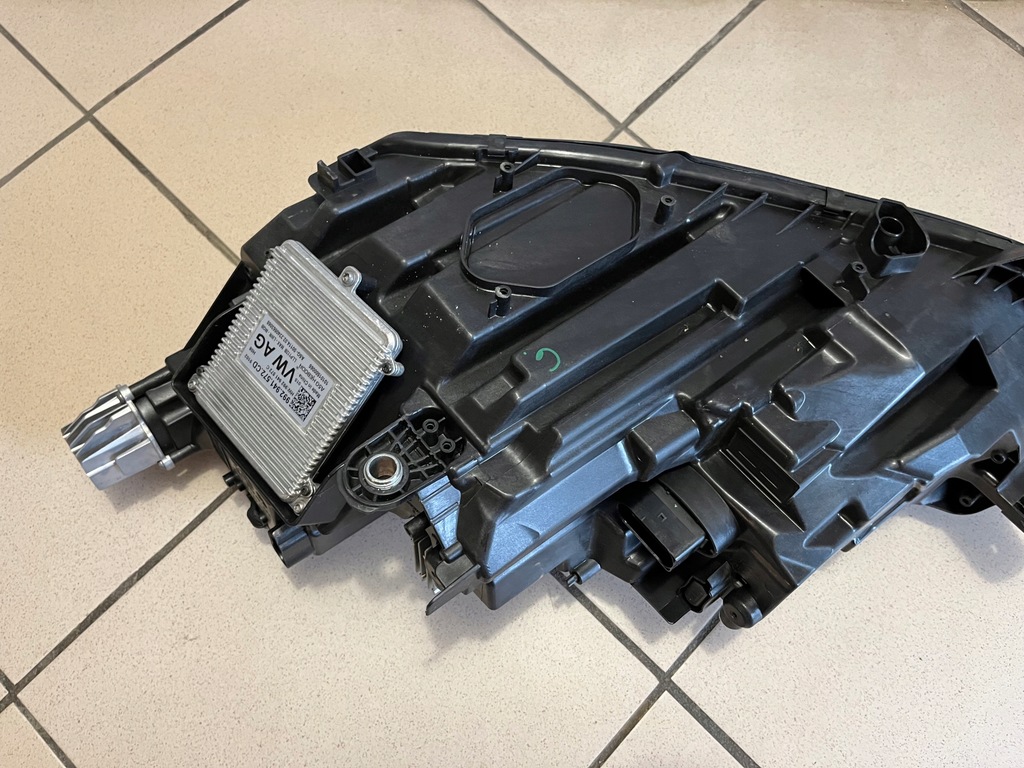 фото №15, Skoda оригинальный номер 5e4941016a лампа