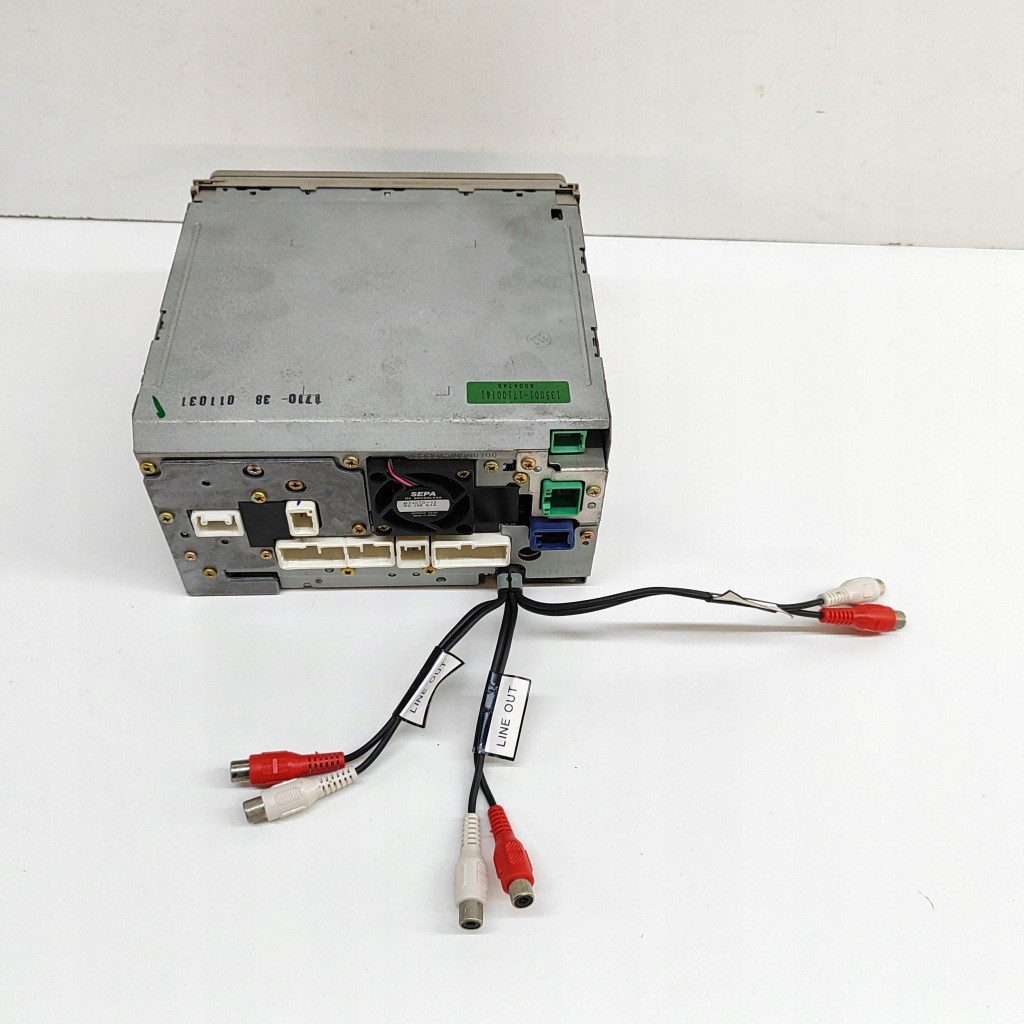 фото №2, Toyota hiace h50, h60, h70 2001 панель / радиопроигрыватель cd/dvd/gps