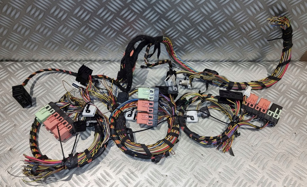 фото №10, Bmw 5 e61 электропроводка жгут модулей багажника mpm уровень pdc реле kpl