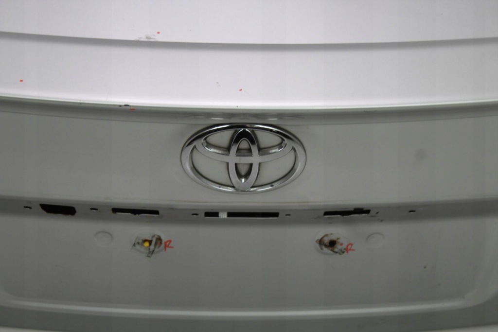 Крышка багажника багажника задняя toyota avensis t27 09-11r седан 1f7 с Разборки