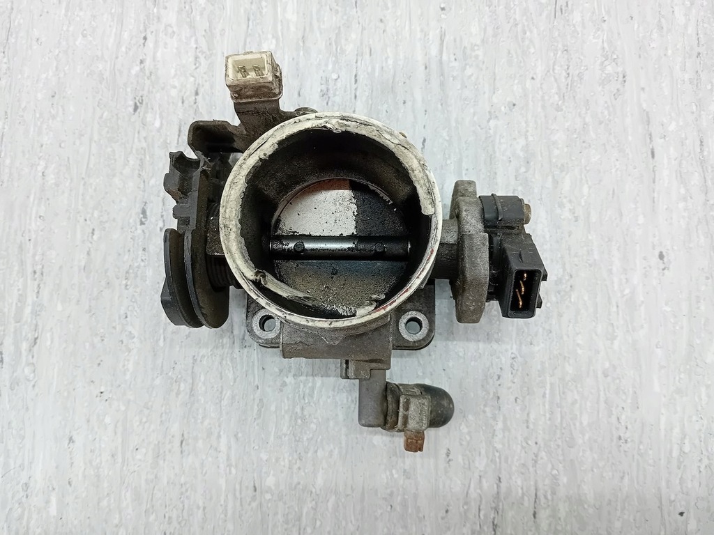 фото №1, Дроссельная заслонка vw transporter t4 044061f 2.0 8v