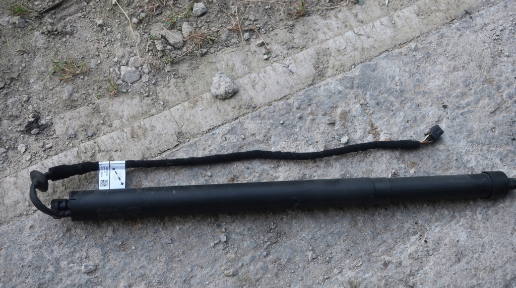 фото №1, Привод крышки левый land rover discovery sport lk7270355aa