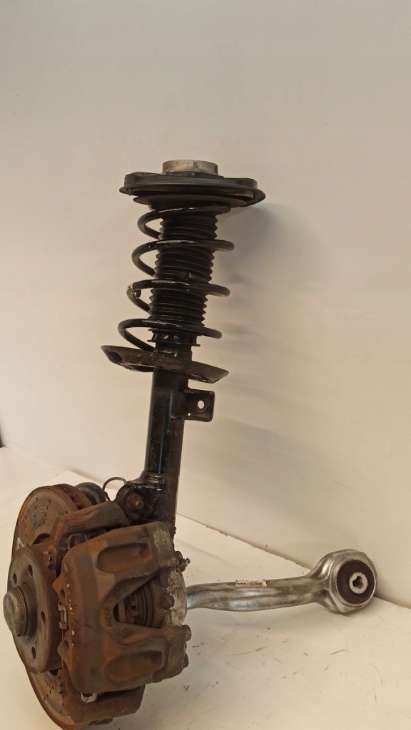 фото №3, Mercedes w212 поворотный кулак левый перед 2.2cdi