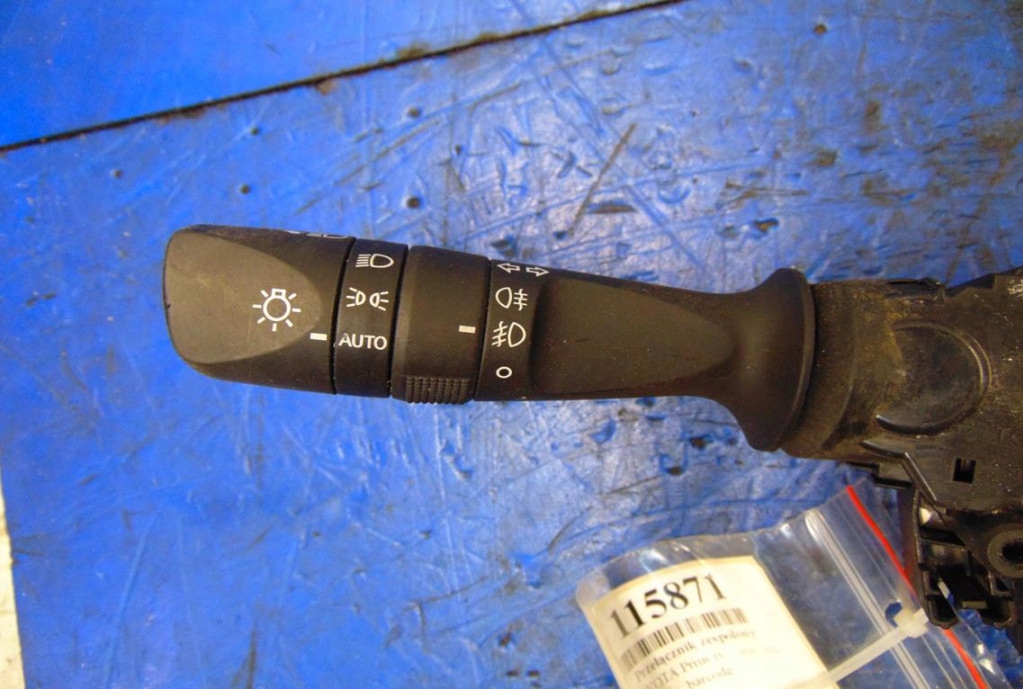 фото №4, Toyota prius iv переключатель комбинированный