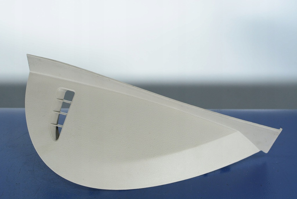 фото №1, Chrysler town country v защита панели правая