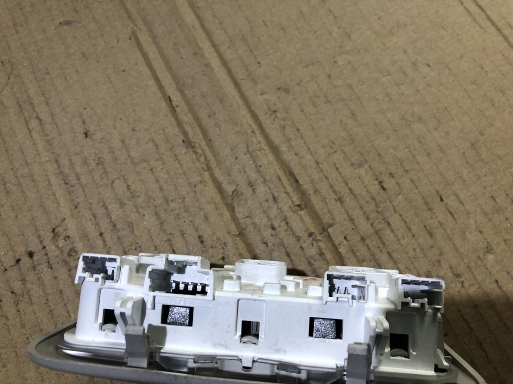 фото №4, Лампа потолочный освещение c4 picasso ii