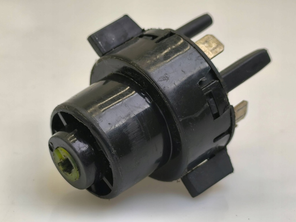 Купити Audi 100 s4 c4 1993 реле блокування запалювання