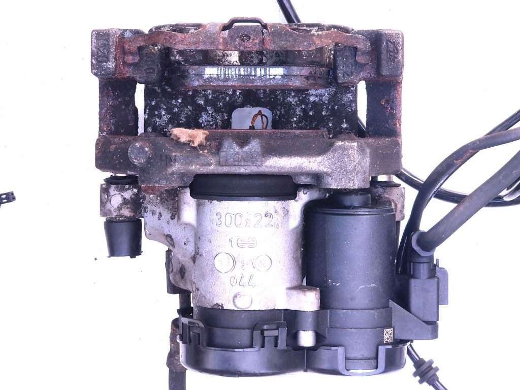 фото №10, Mercedes w205 # a2054231598 суппорты тормоза задняя