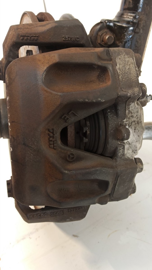 фото №5, Mercedes w212 поворотный кулак левый перед 2.2cdi