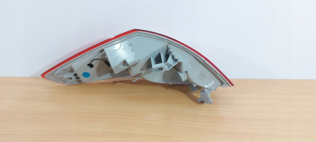 Ford focus mk4 седан ліва фара задній led кутова Доставка