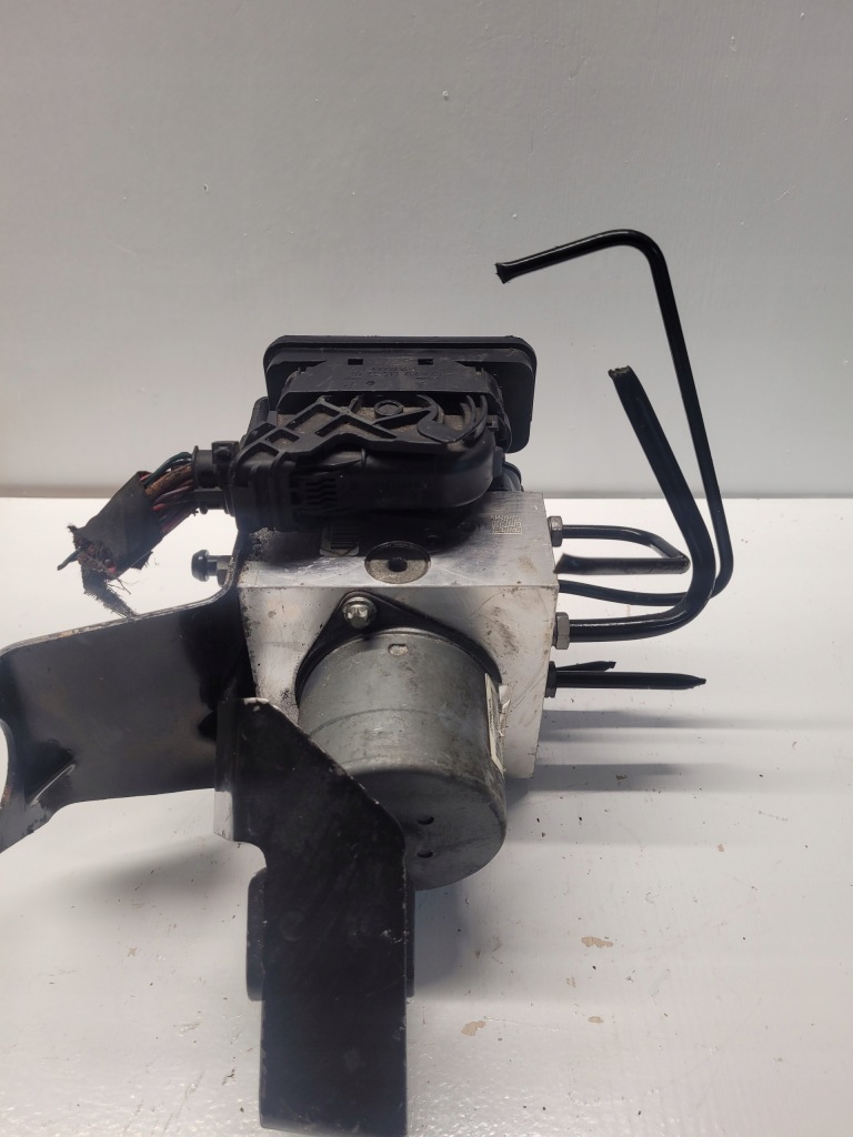 Насос тормозная abs mercedes ml w166 a1669013400 в Украине