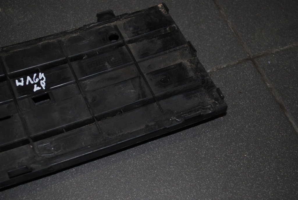 Решётка бампера левая mercedes a рестайлинг  a1698871125 Цена