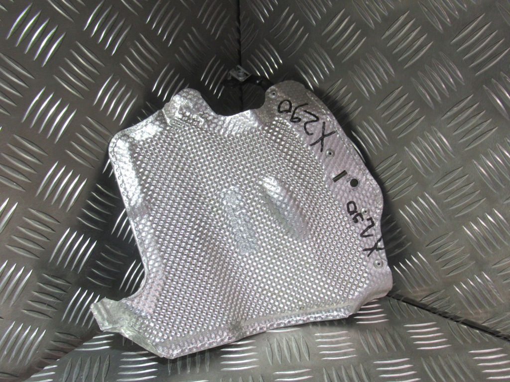 фото №1, Mercedes w213 x290 защита тепловая a2136808308