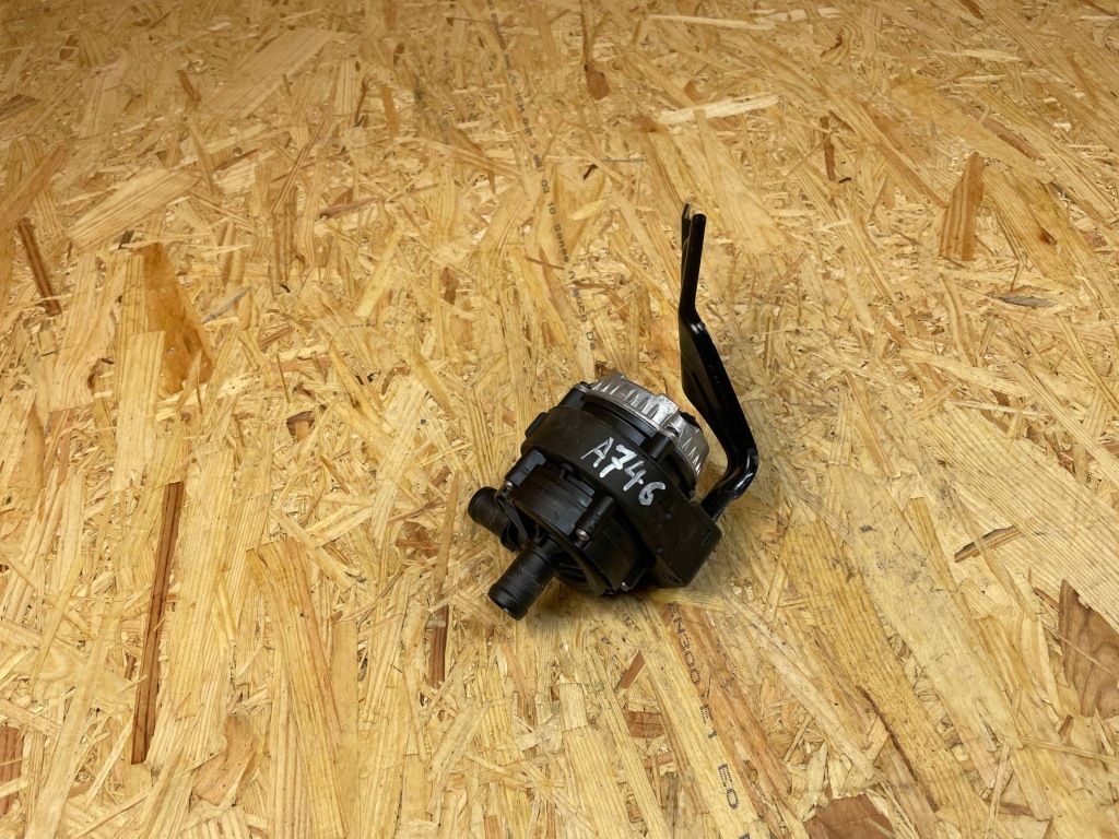 Купити Додаткова насос води renault captur ii arkana 1.6h 210197388r 210102284r