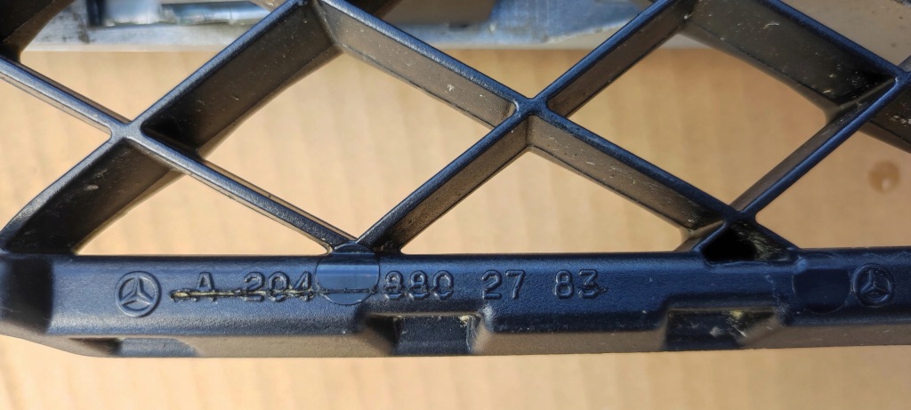 Решётка радиатора решётка радиатора mercedes glk x204 рестайлинг  a2048802783 Оригинал