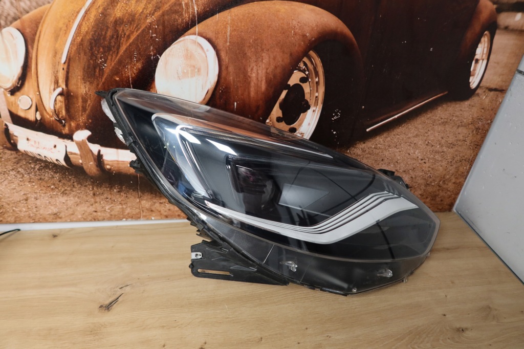 фото №1, Opel zafira c full led lift 13472663 права лампа lampy7