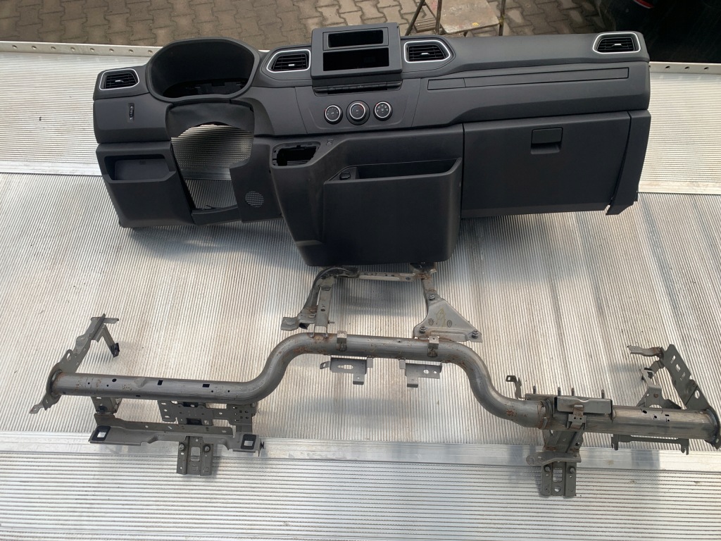 фото №2, Панель приладів консоль master movano