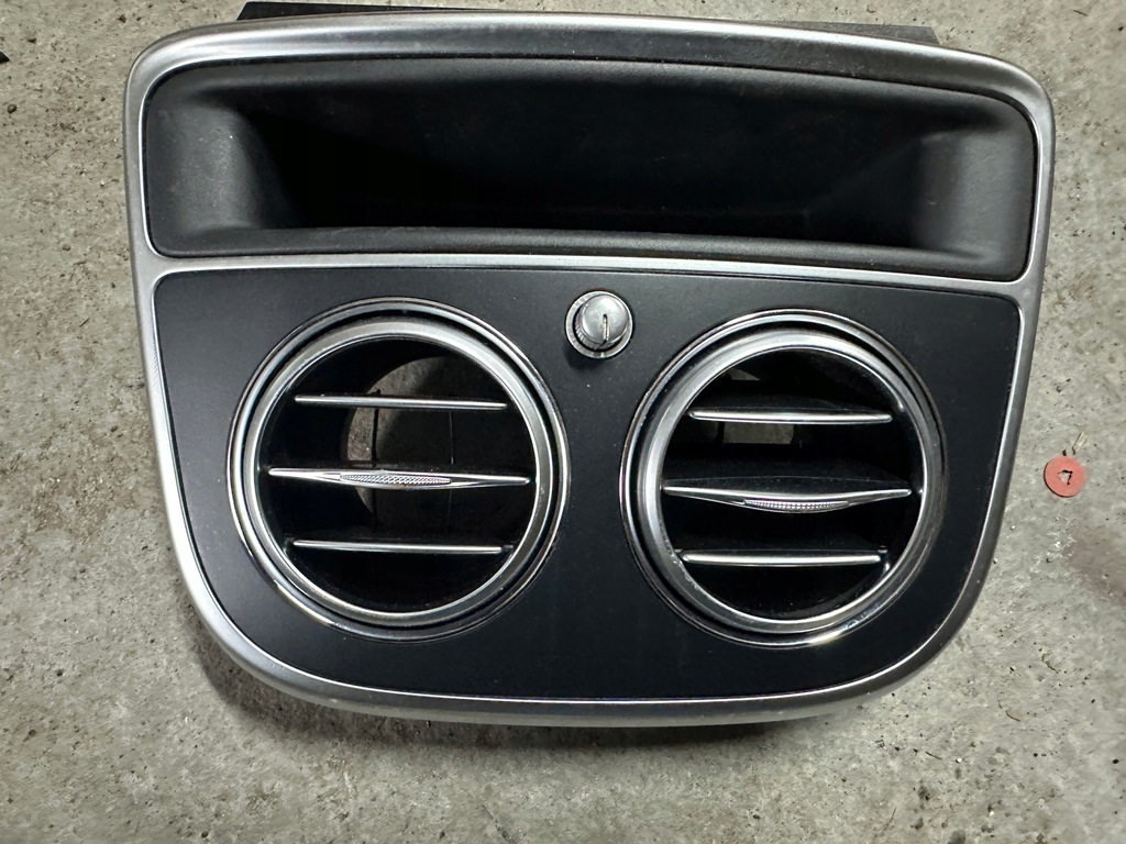 фото №1, Mercedes w222 s-klasa решётка обдув задняя