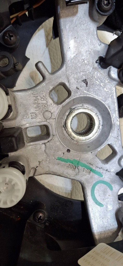 Купити Повітропровід багатофункціональний dodge ram 1500 2013 1961310