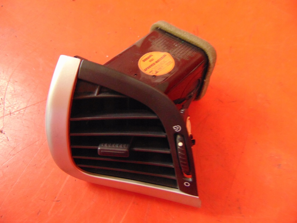 фото №1, Peugeot 206+ plus решётка обдув левая 9683399880