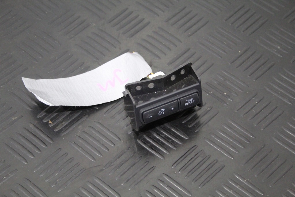 Купити Перемикач консолі кнопка trip qashqai j11 рестайлінг