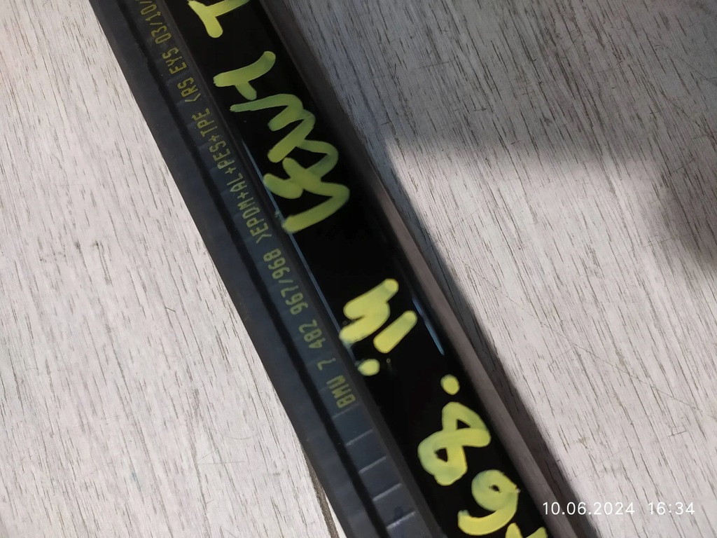 фото №9, 8768. bmw i4 молдинг уплотнитель левый задняя 7482967