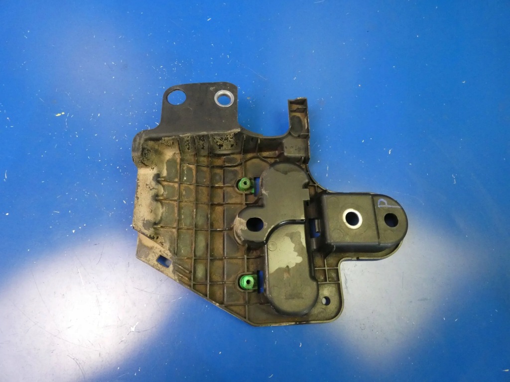 фото №2, Volvo xc40 кронштейн радиатора защита