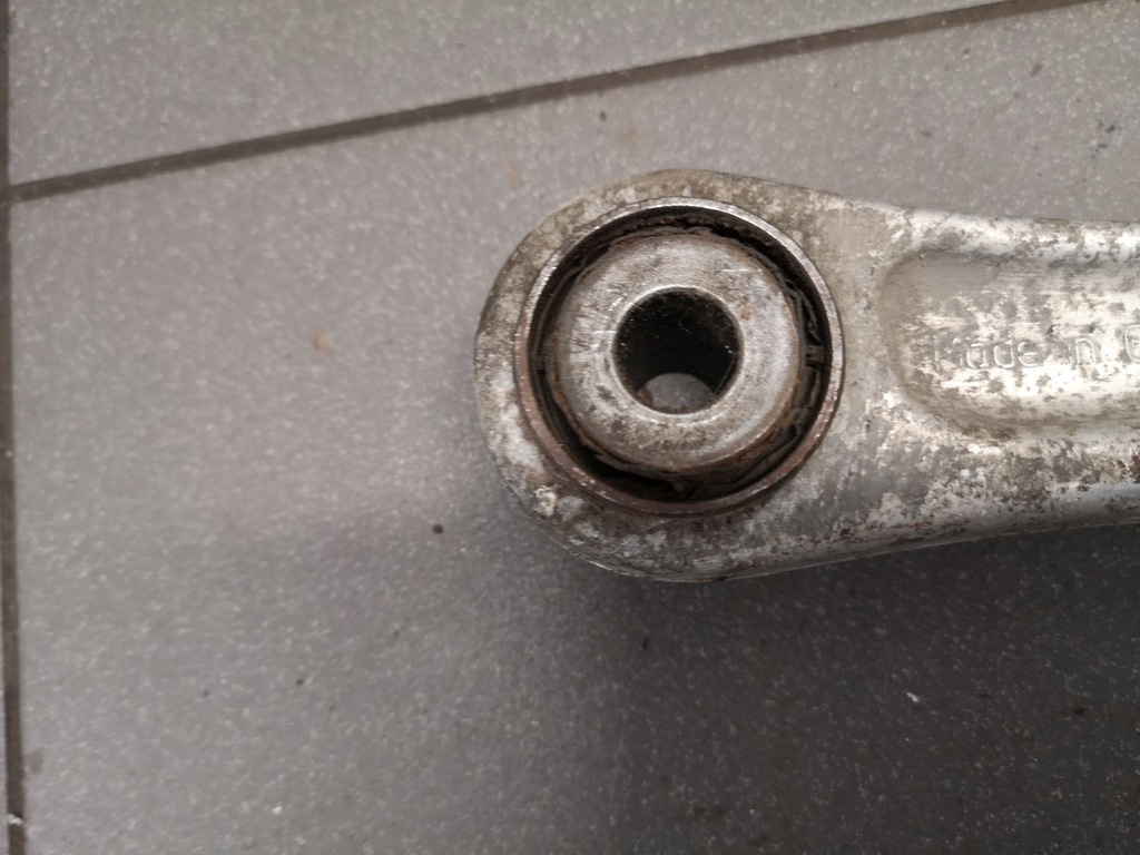 фото №4, Рычаг правый задняя vw touareg 7l0505376a