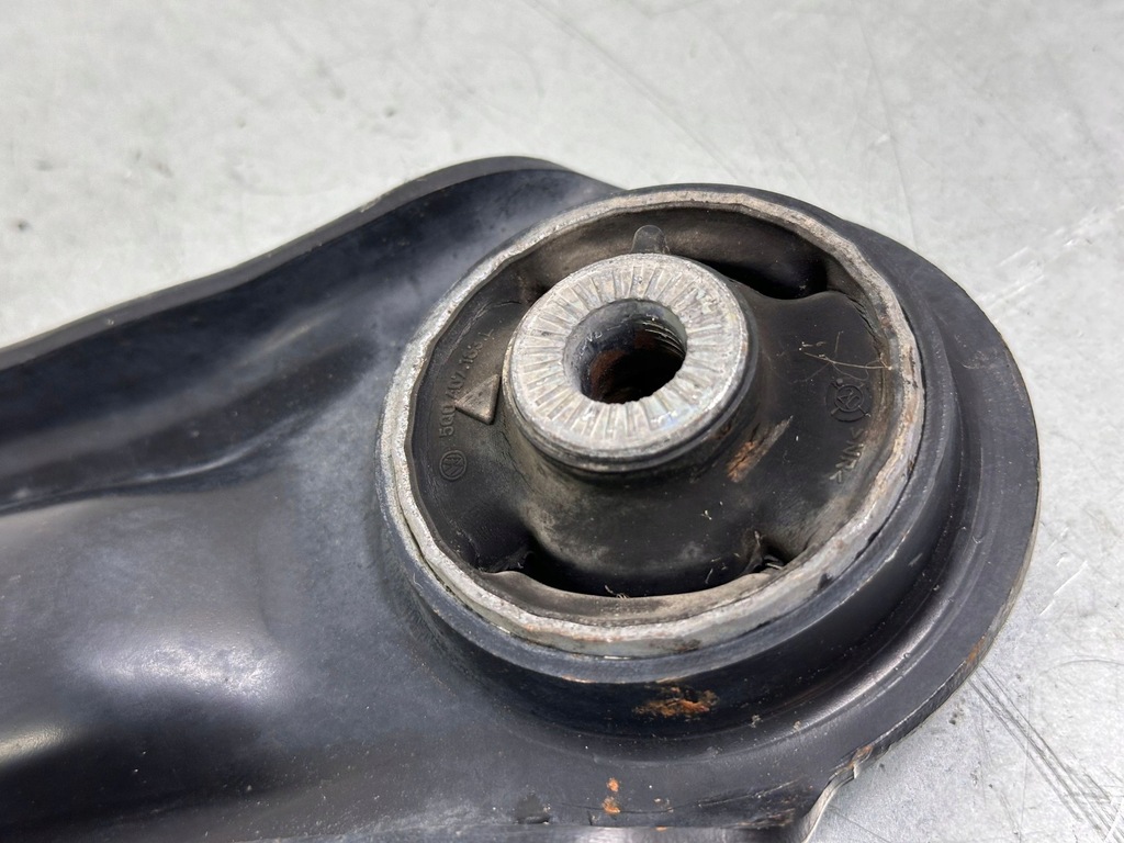 фото №7, Volkswagen passat b8 2016 перед правая нижний рычаг передний 3q0407152e