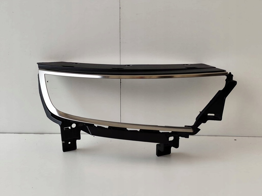 Купить Рамка накладка фонари перед хром решётка правый  opel mokka b 9835213880