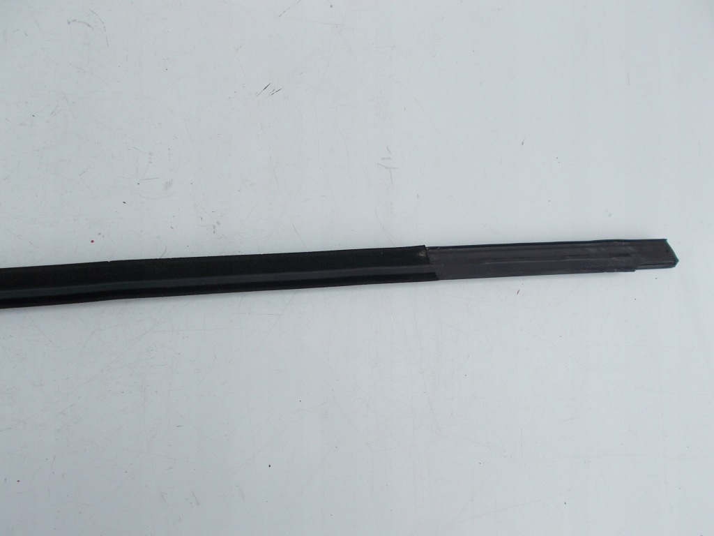 фото №8, Молдинг уплотнитель дверь левая перед opel zafira c