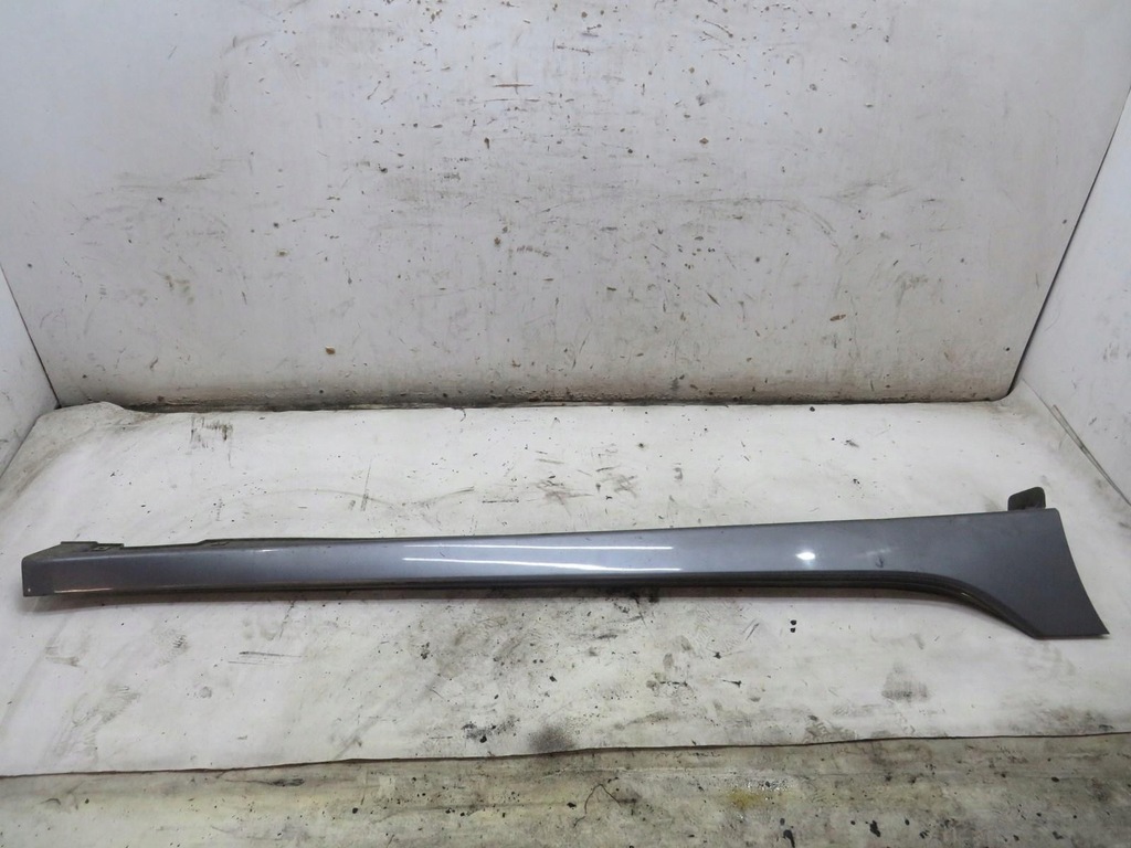 фото №1, Молдинг порог правый перед kombi t6s