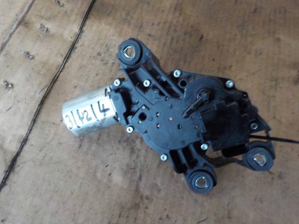 фото №1, Volkswagen golf v 1.4b моторчик дворники задняя