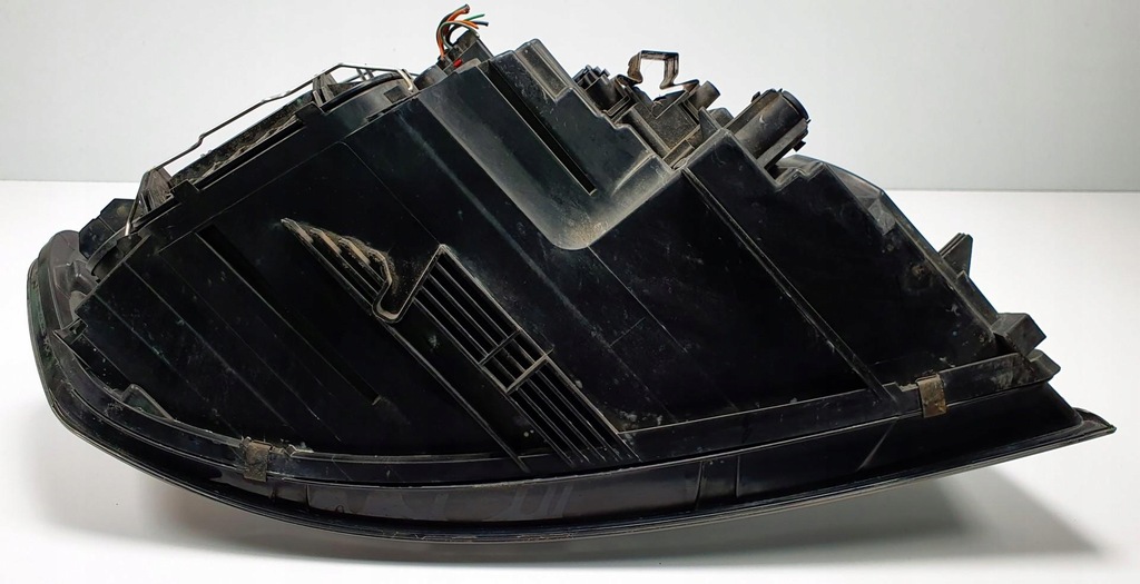 фото №7, Лампа левый перед передняя volvo v50 lift 30763033 europa