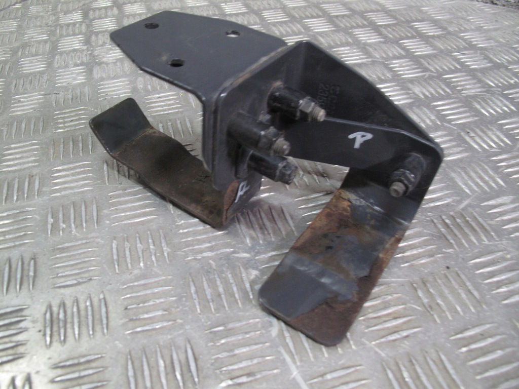 фото №2, Scania оригінальний номер 2359182 кронштейн, бампер