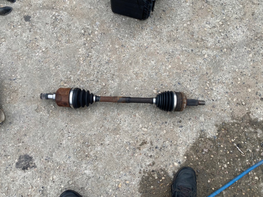 фото №1, Привідний вал ліва ix35 sportage iii 1.7 crdi механічна коробка передач