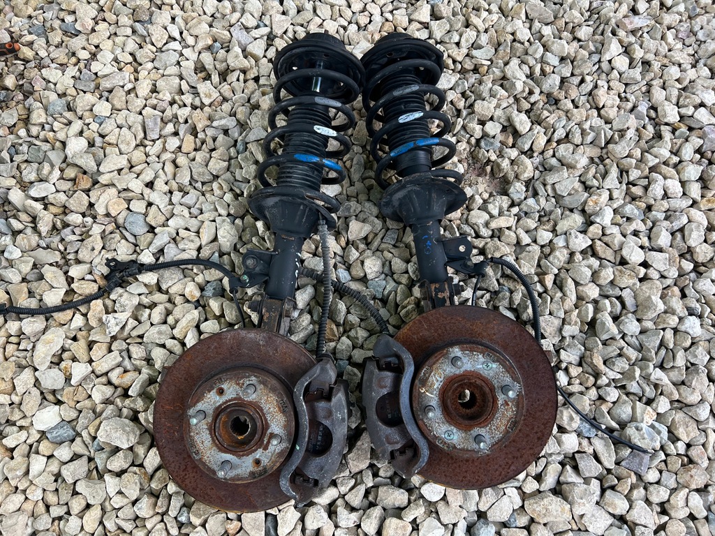 фото №1, Hyundai i10 i поворотный кулак амортизатор левый 10r