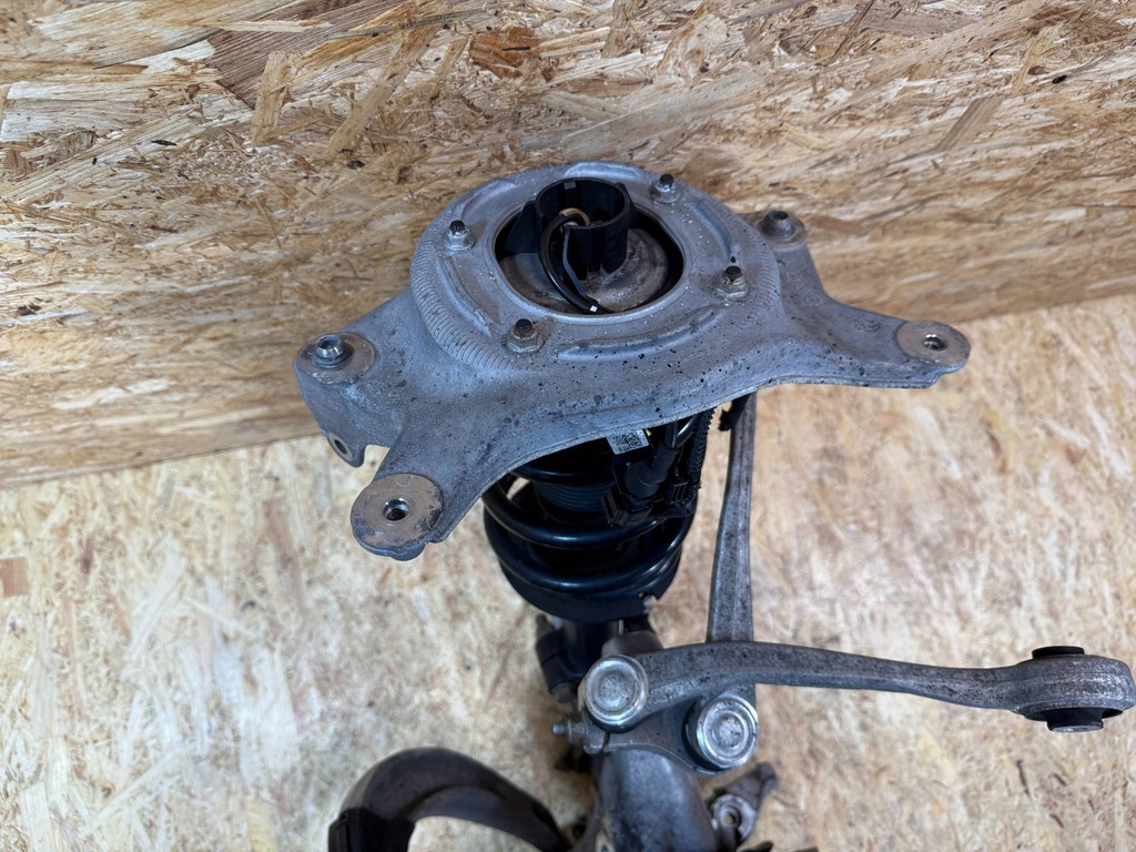 фото №8, Подвеска амортизатор рычаг поворотный кулак правый перед porsche macan 95b