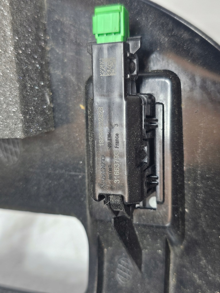 фото №14, Volvo xc40 17- бардачок пассажира 31442718 usa