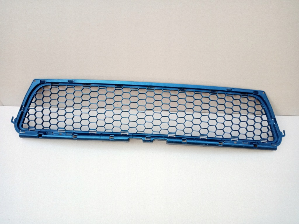 фото №1, Dacia sandero i решётка средняя бампера