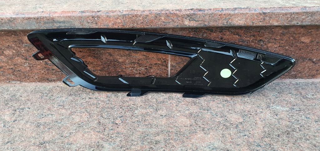 Ford focus mk3 рестайлинг  st решётка  решётка радиатора решётка бампера + левая решётка боковое Недорого